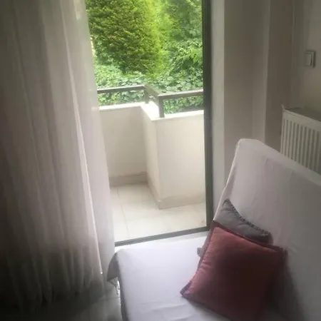 Apartment Studio By The Sea